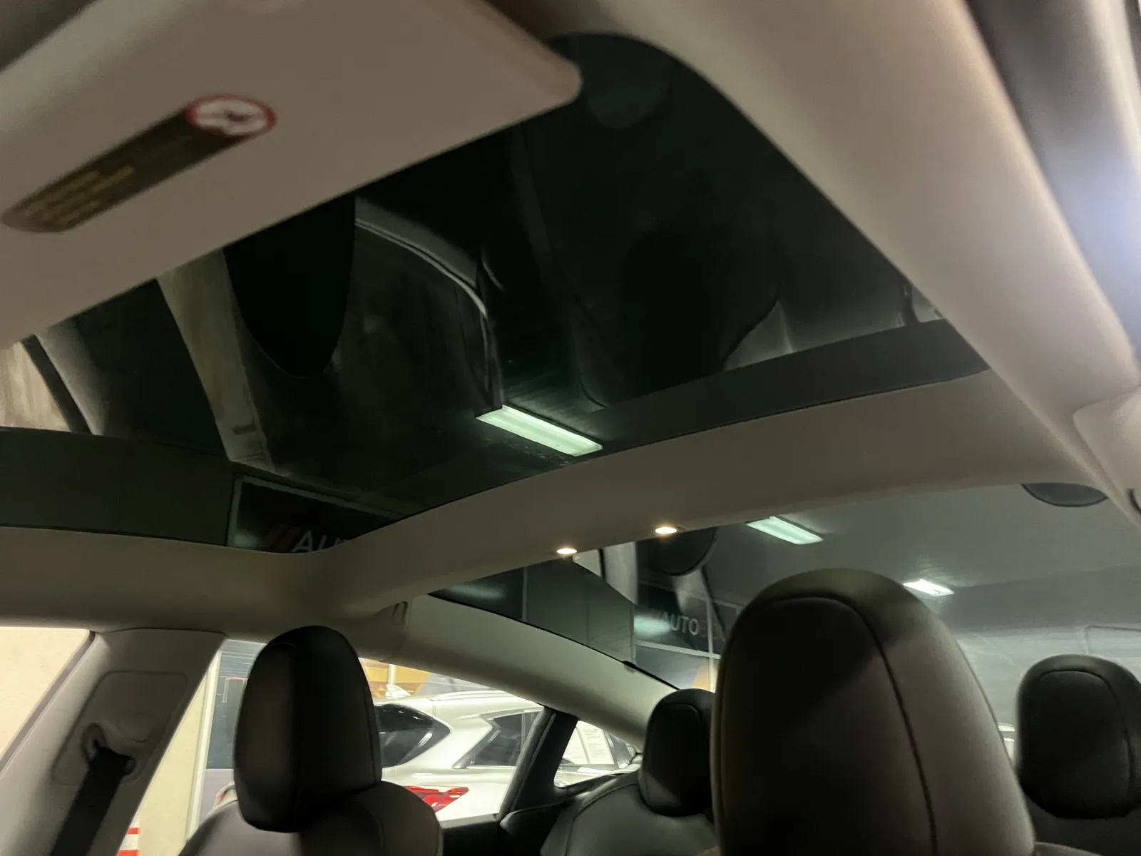 Tesla Model 3 photo 7