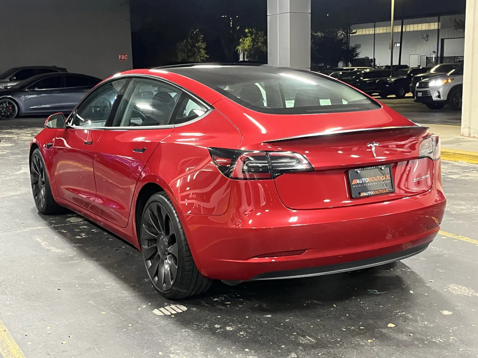 Tesla Model 3 photo 9
