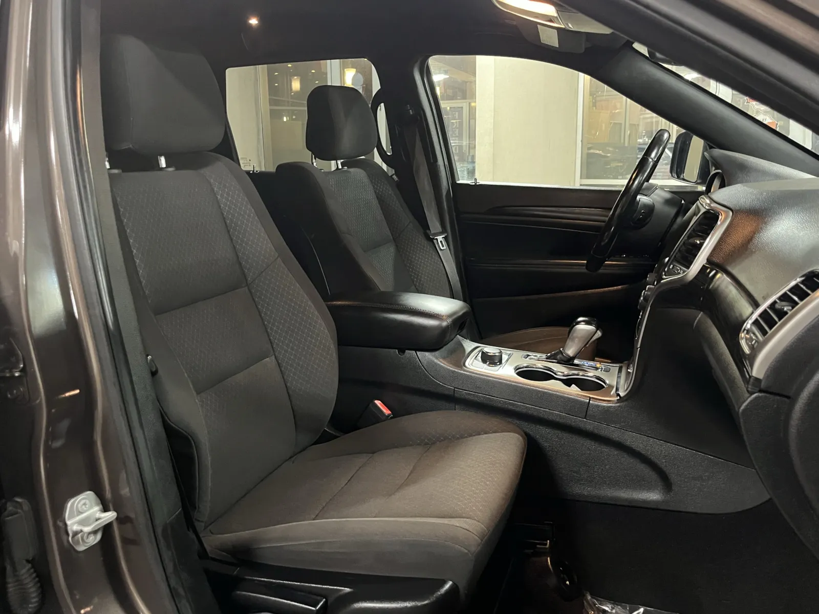 Jeep Grand Cherokee photo 25