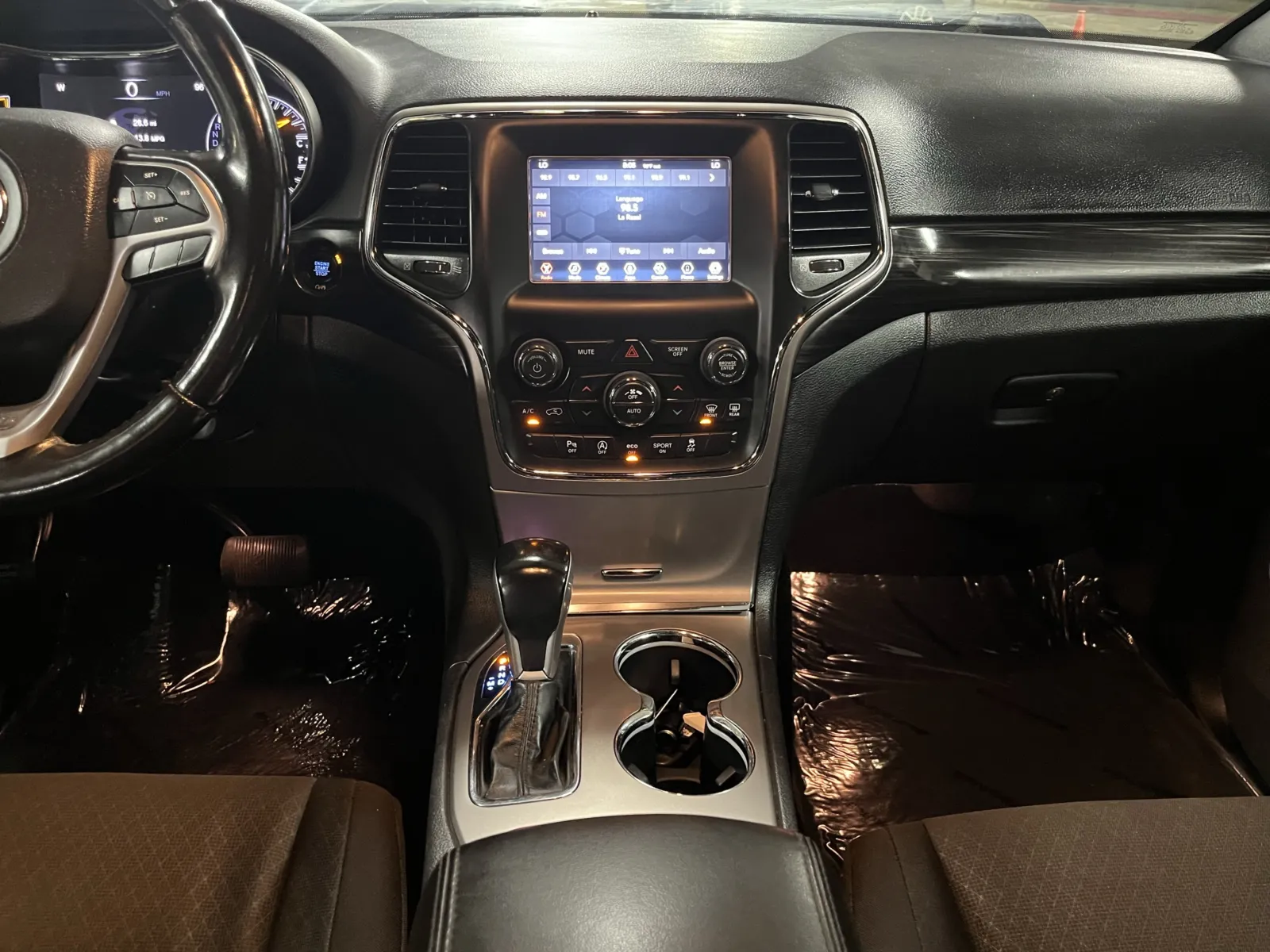 Jeep Grand Cherokee photo 21