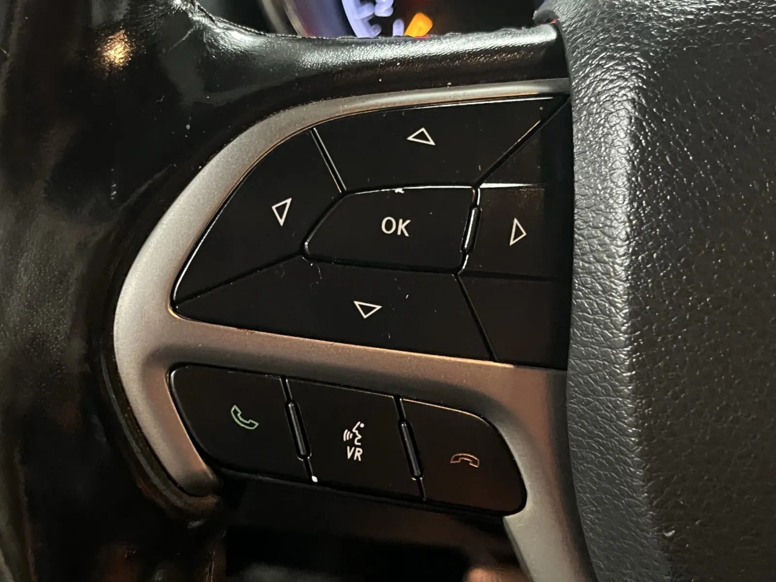 Jeep Grand Cherokee photo 16