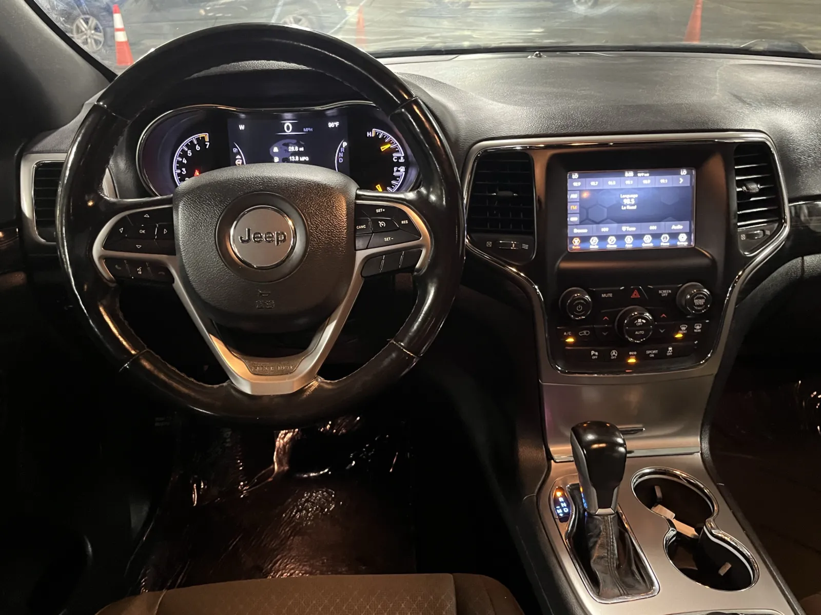 Jeep Grand Cherokee photo 14