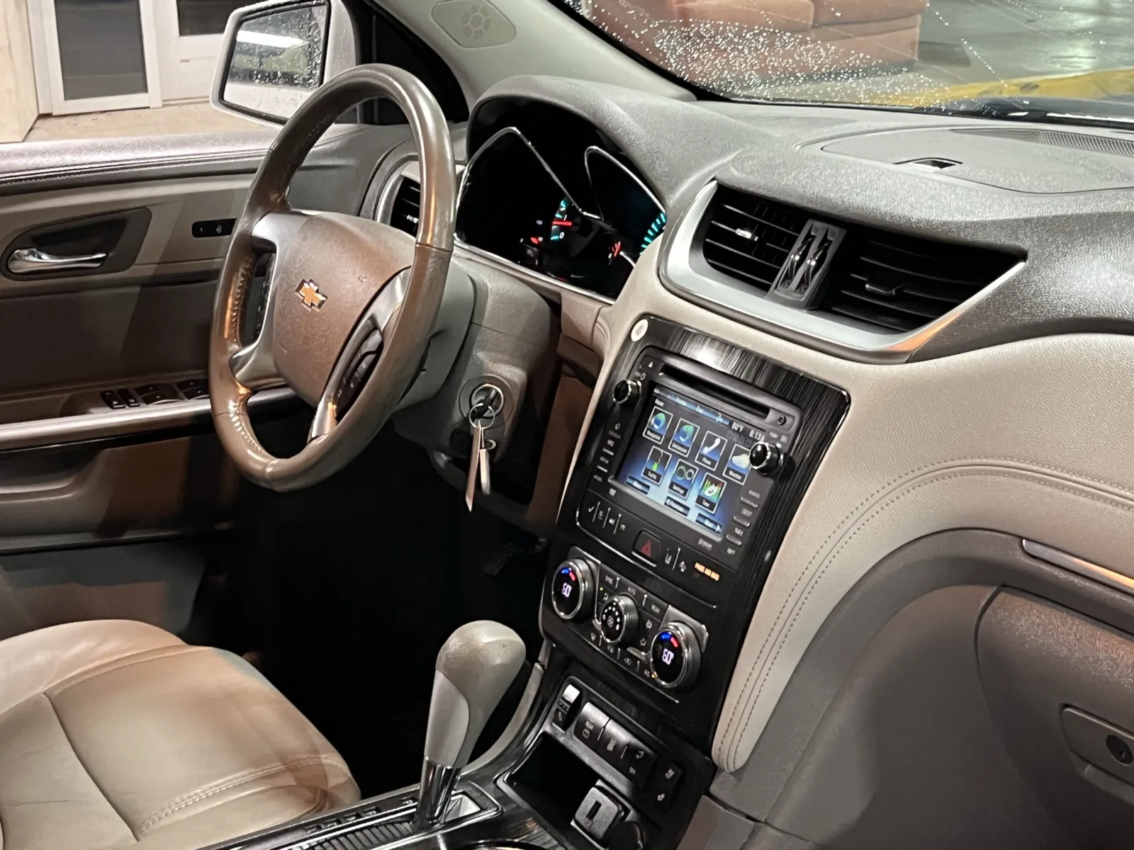 Chevrolet Traverse photo 14