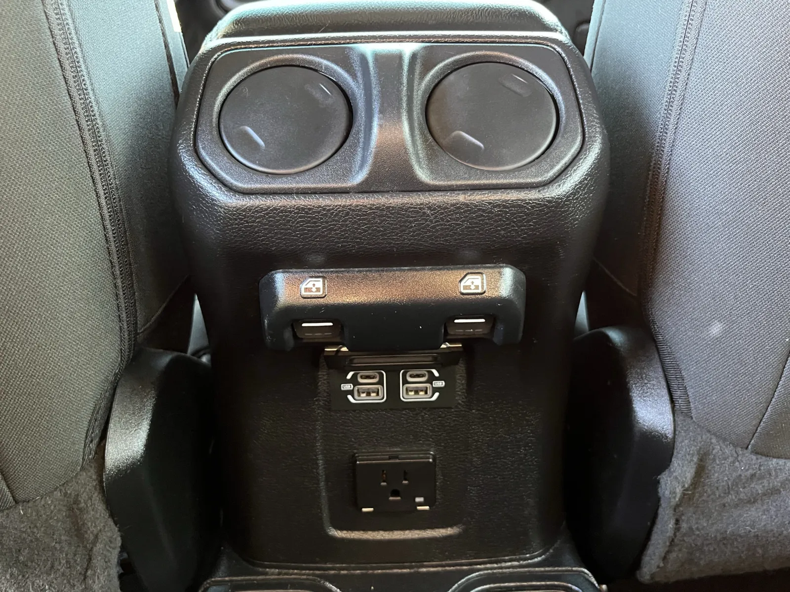 Jeep Wrangler photo 22