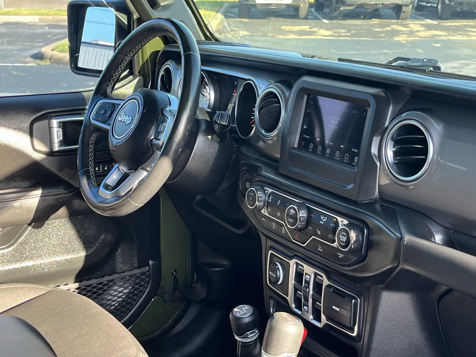 Jeep Wrangler photo 13