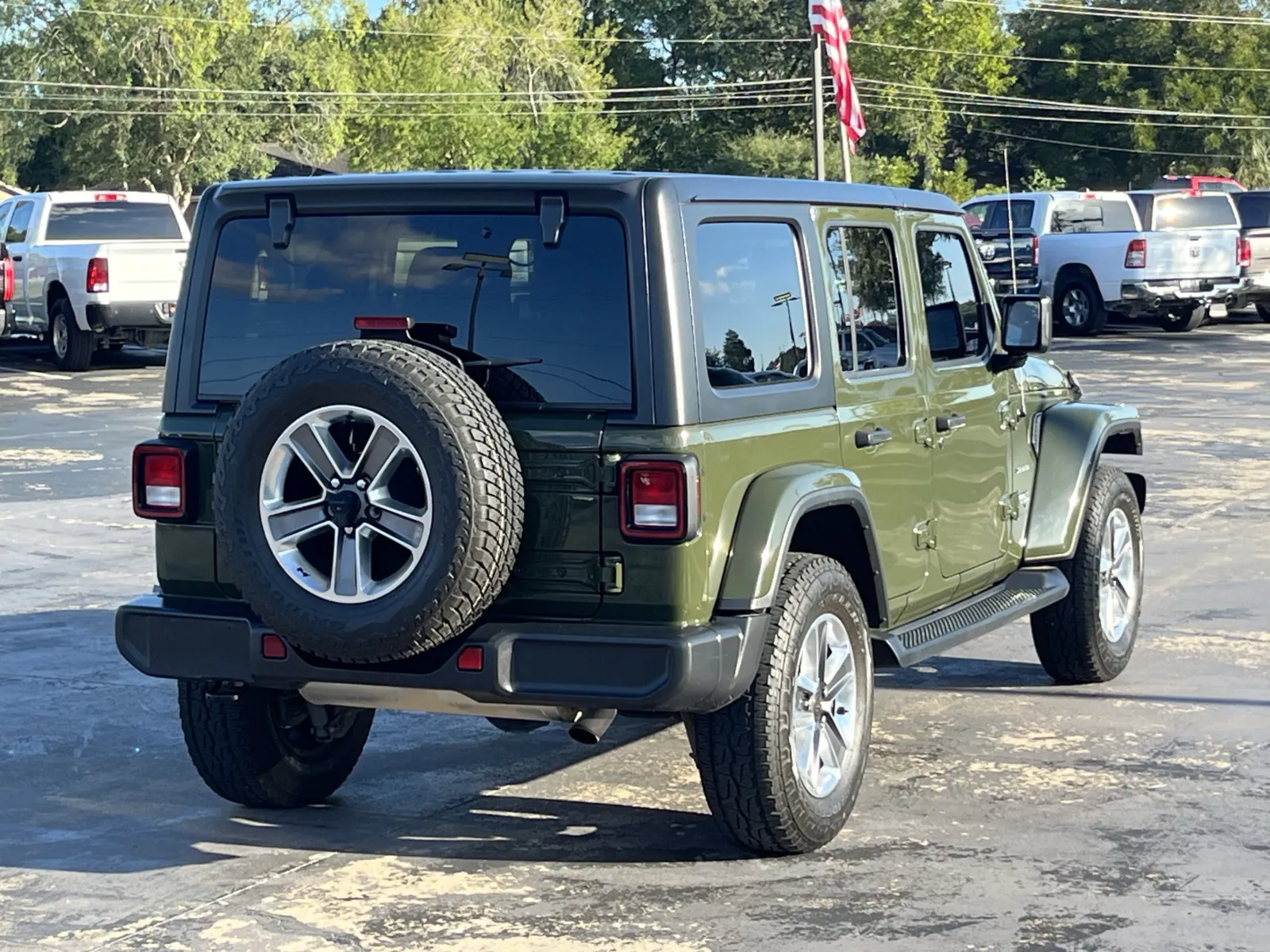 Jeep Wrangler photo 8