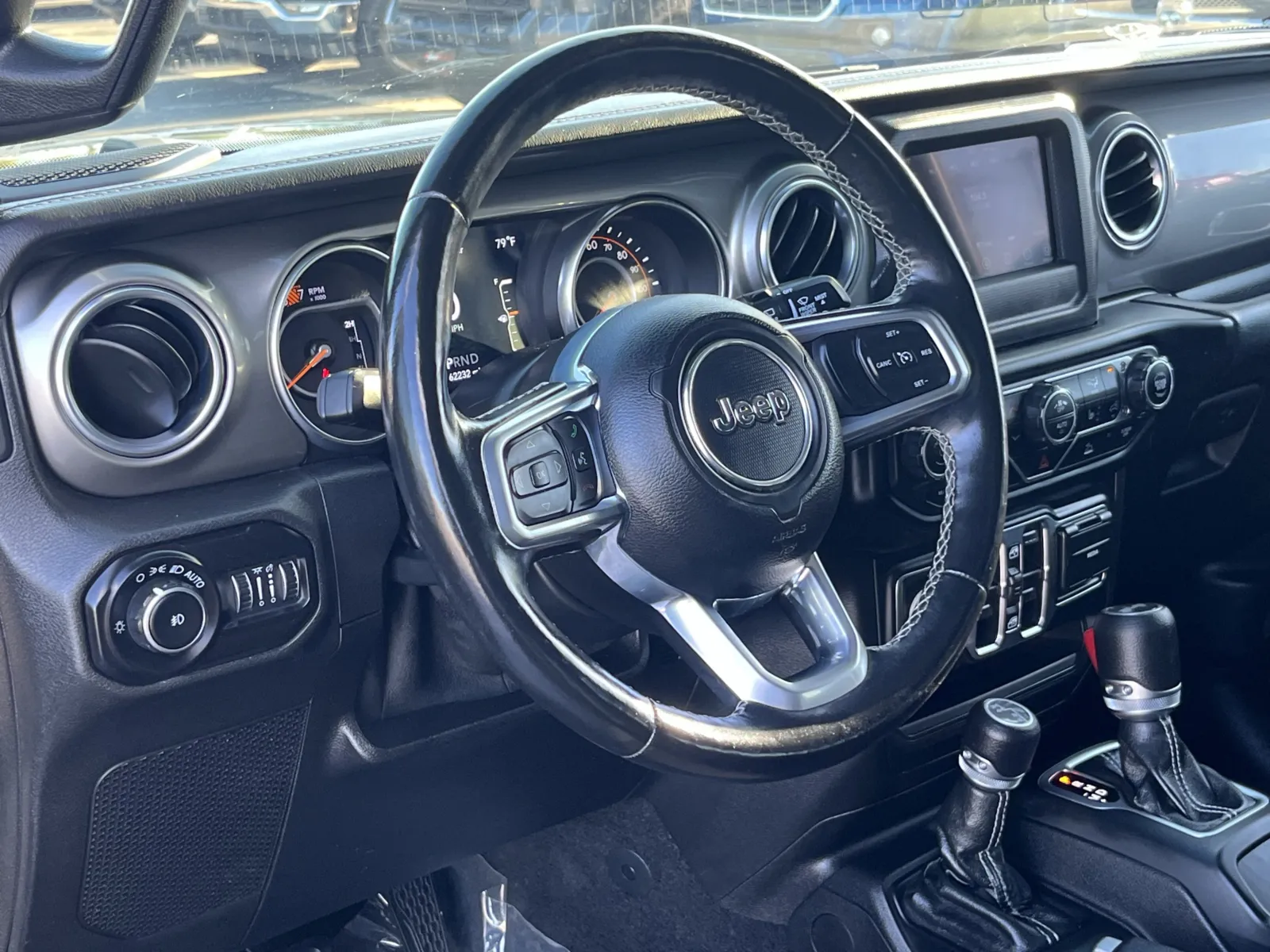 Jeep Wrangler photo 12