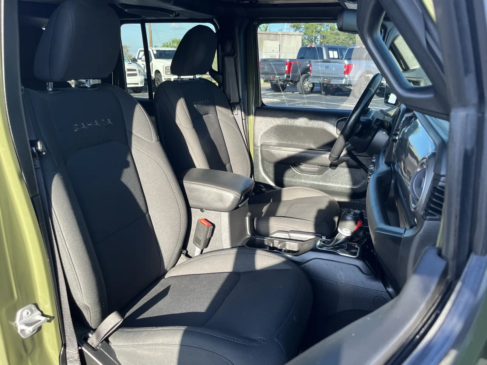 Jeep Wrangler photo 24