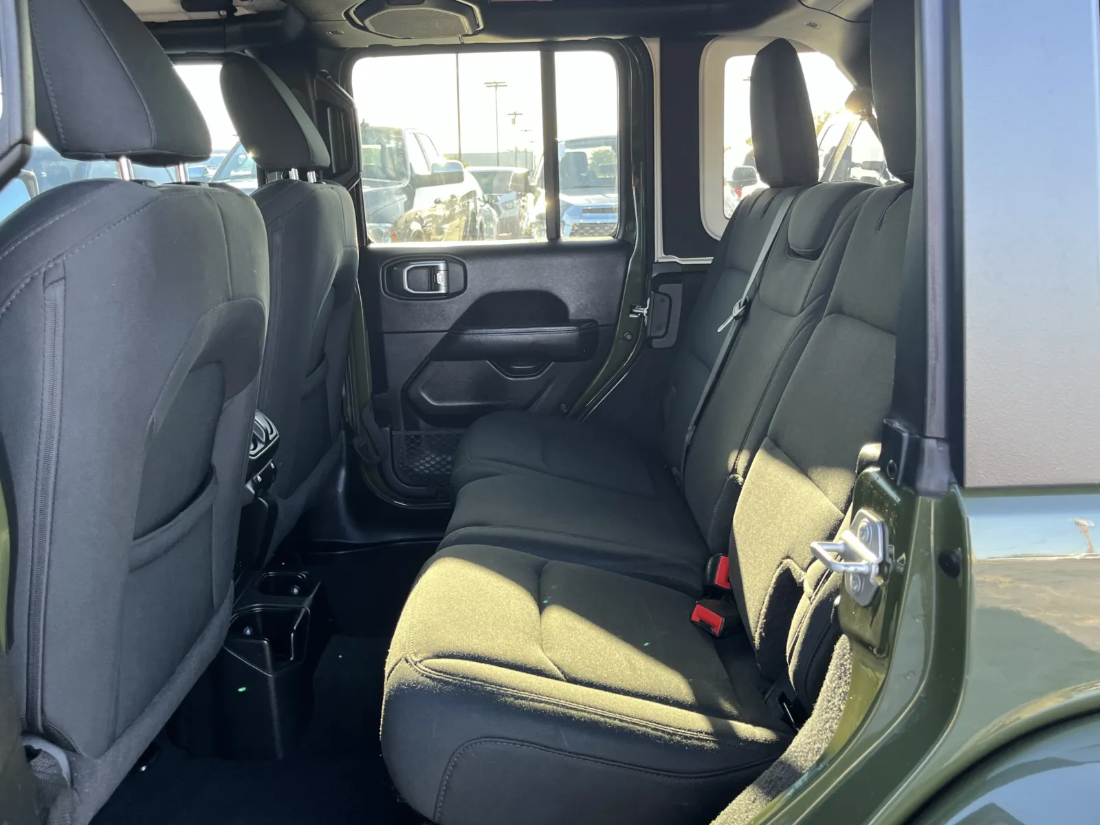 Jeep Wrangler photo 25
