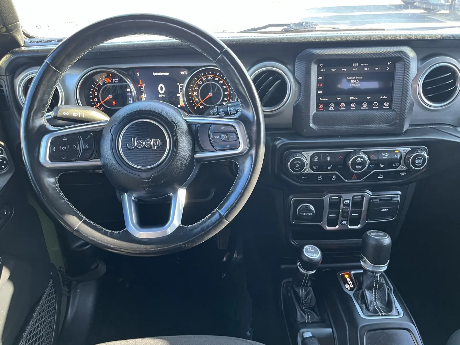 Jeep Wrangler photo 14