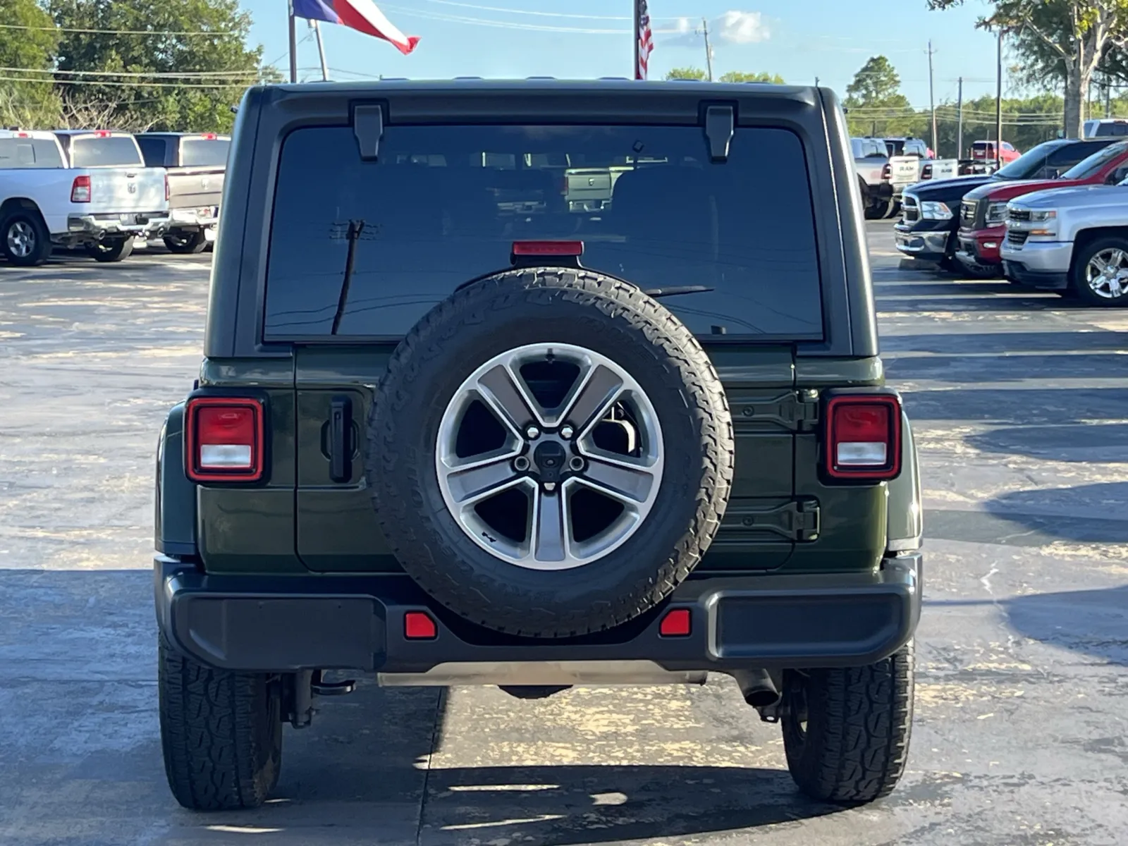 Jeep Wrangler photo 7