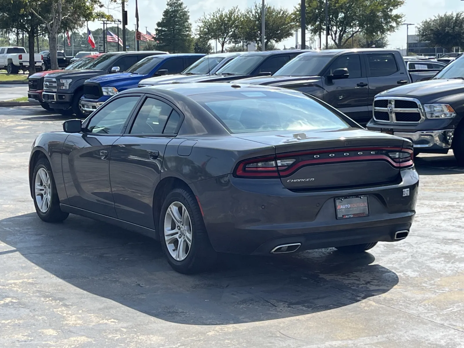 Dodge Charger photo 9