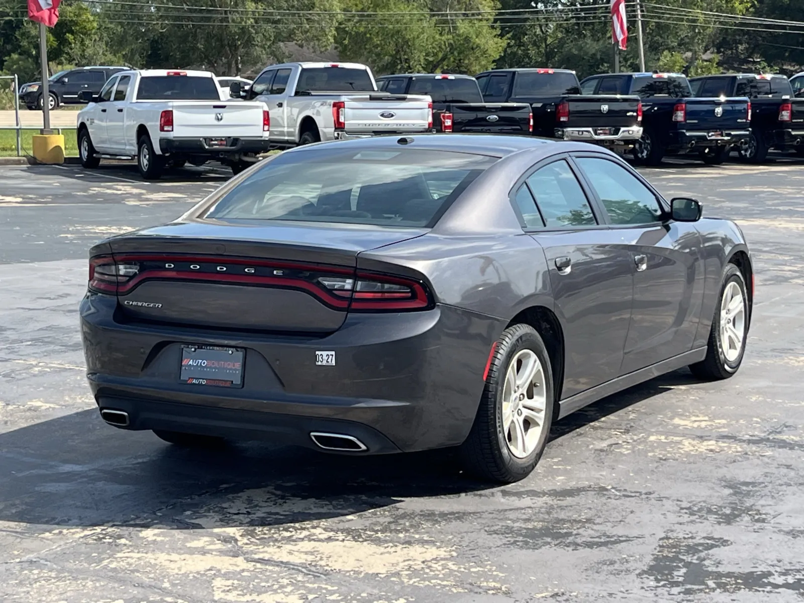 Dodge Charger photo 8