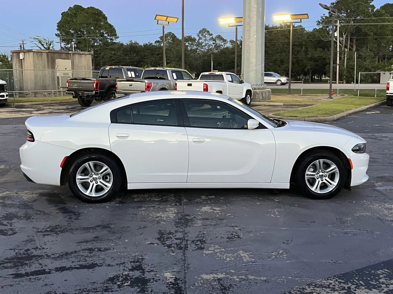 Dodge Charger photo 10