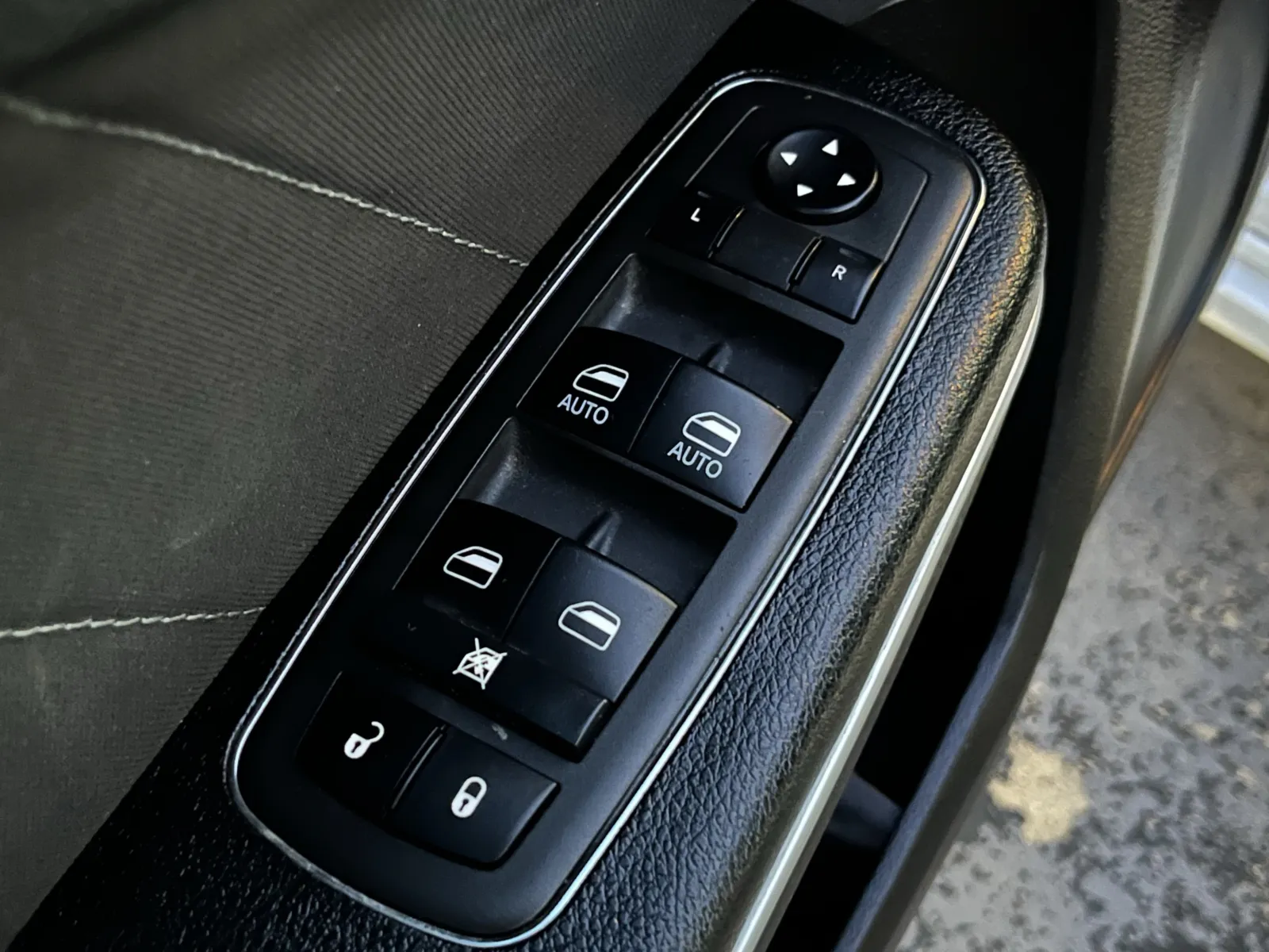 Dodge Charger photo 24