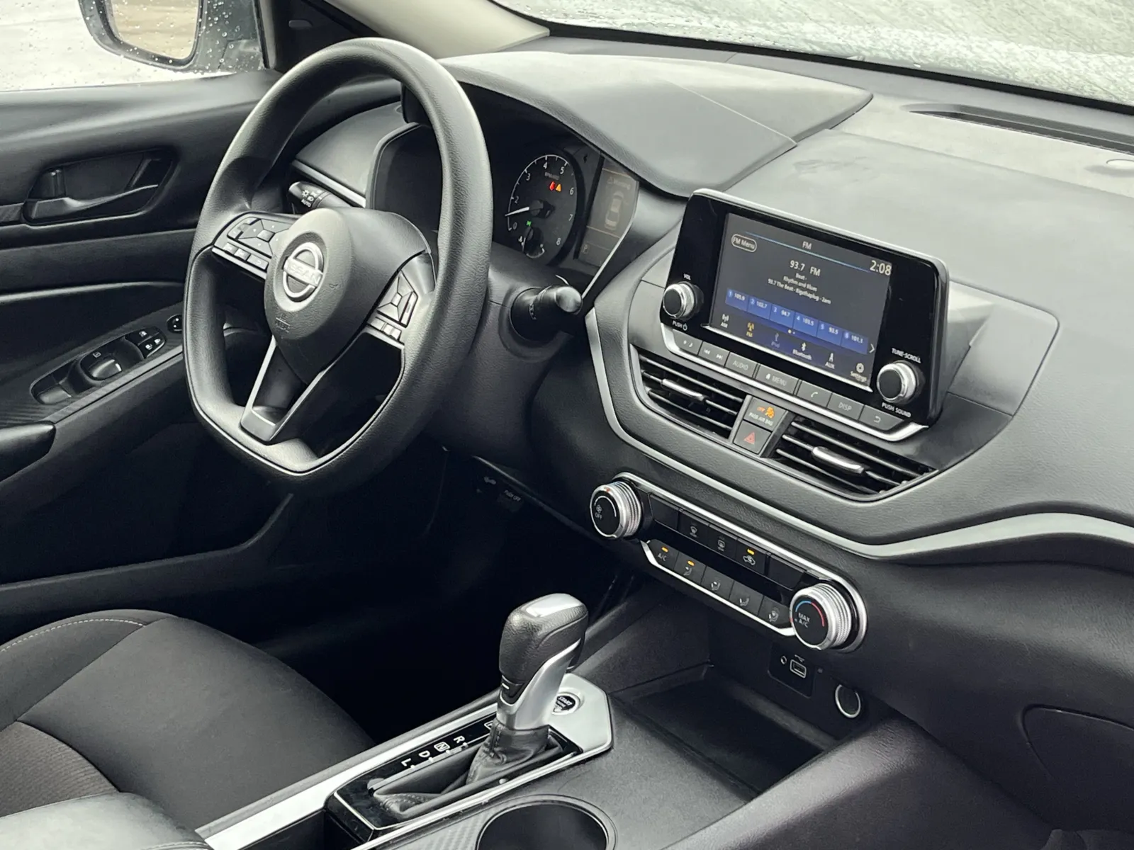 Nissan Altima photo 13