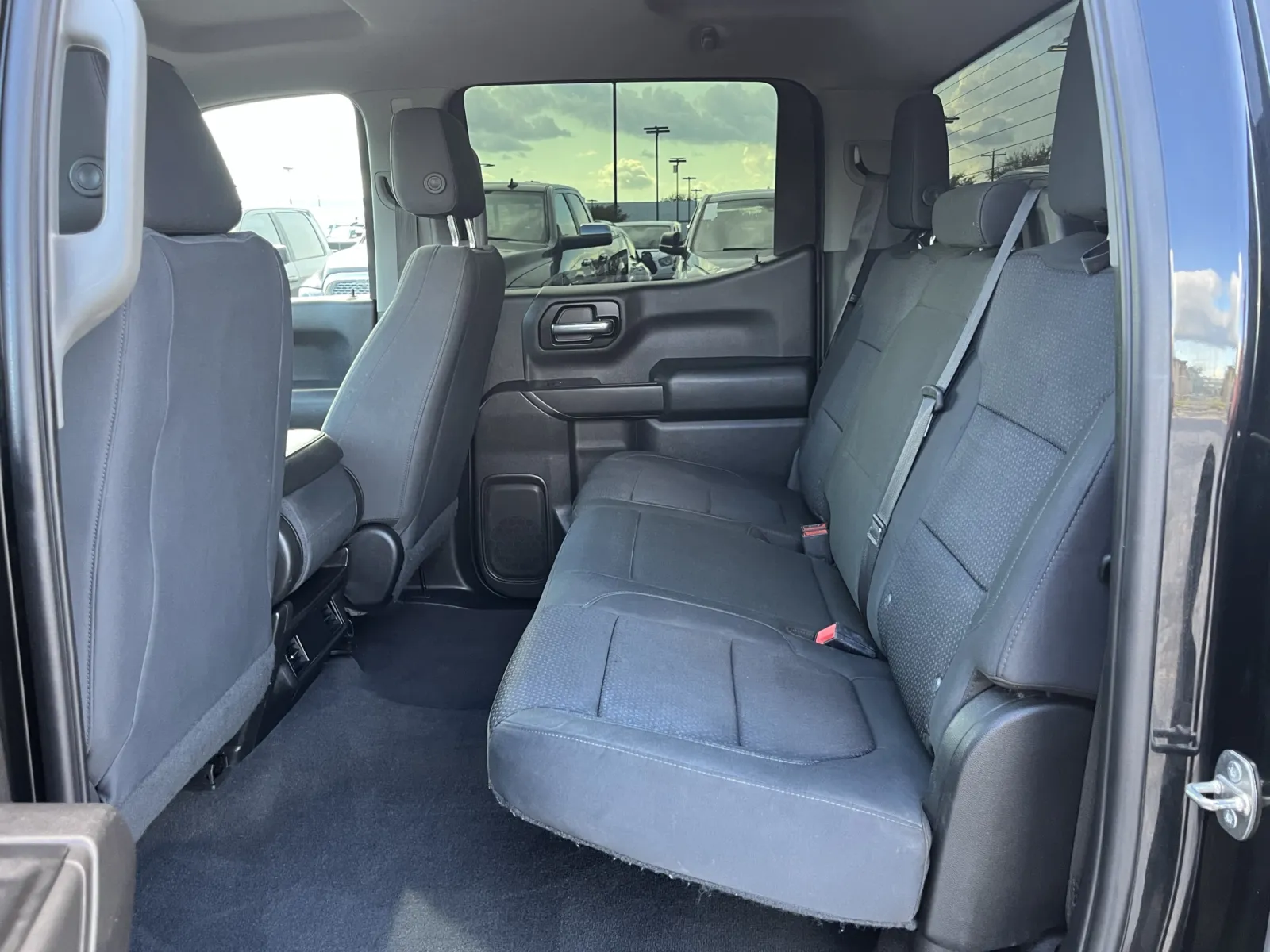Chevrolet Silverado photo 24