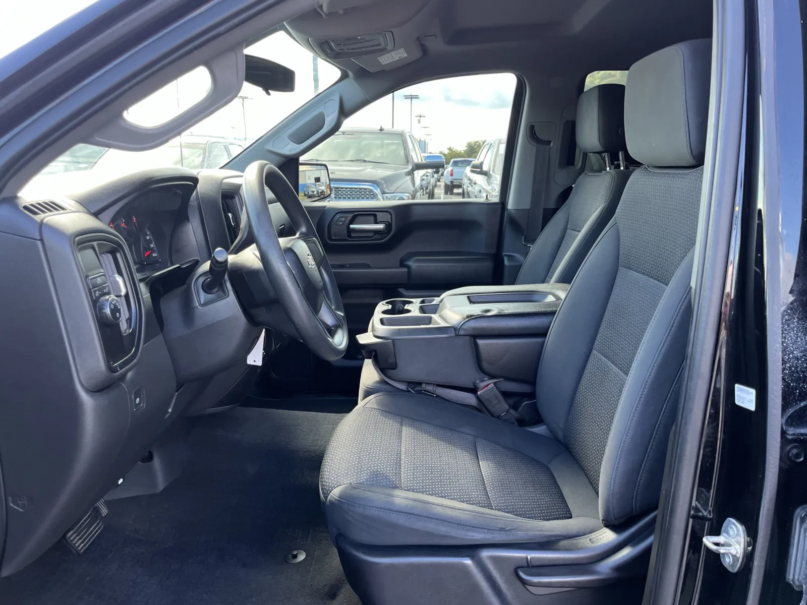 Chevrolet Silverado photo 22