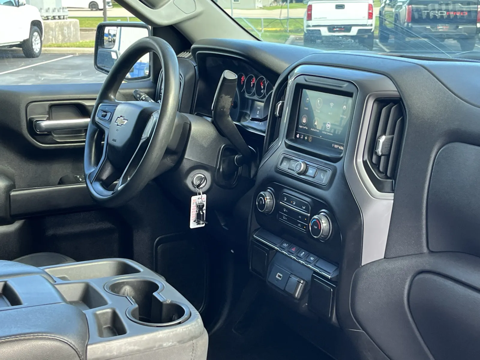 Chevrolet Silverado photo 13