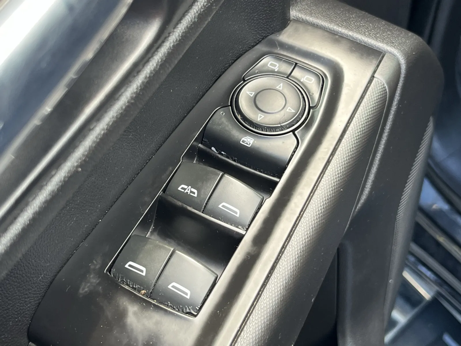 Chevrolet Silverado photo 21