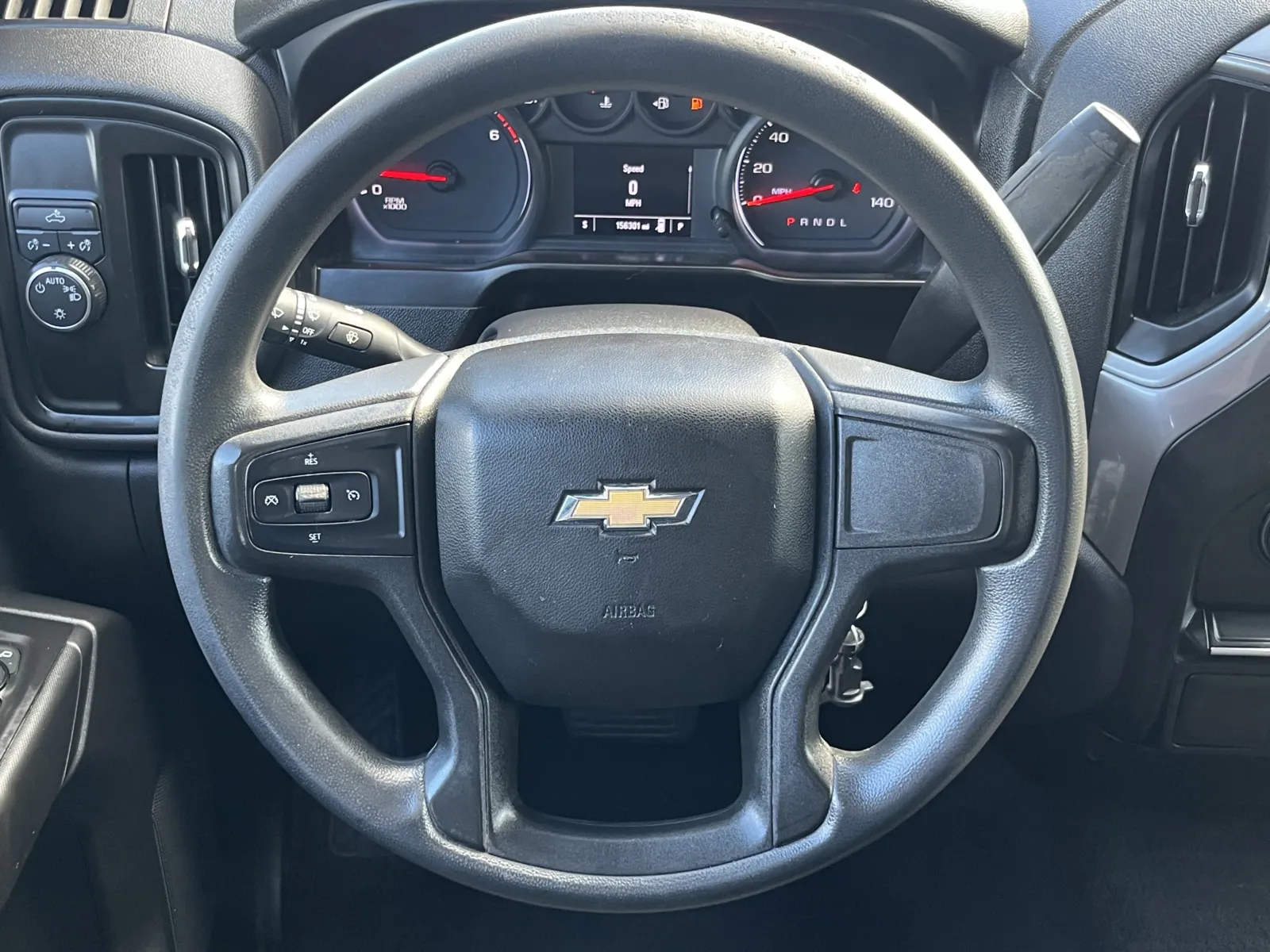 Chevrolet Silverado photo 15