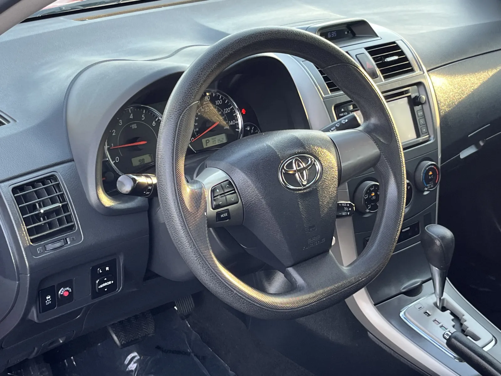 Toyota Corolla photo 10
