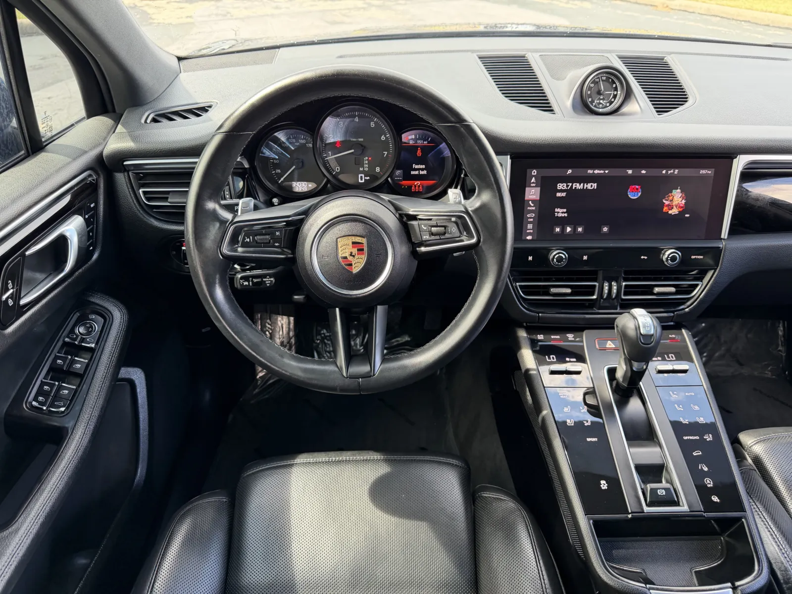 Porsche Macan photo 27