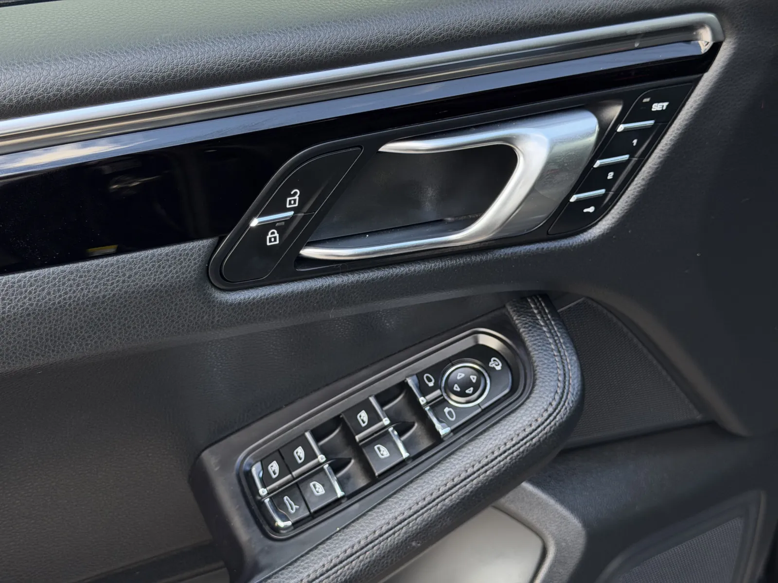 Porsche Macan photo 16