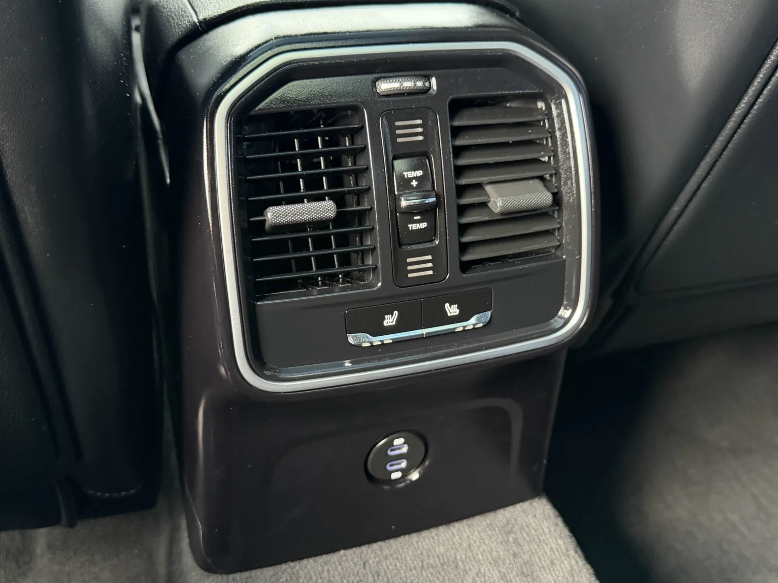 Porsche Macan photo 32
