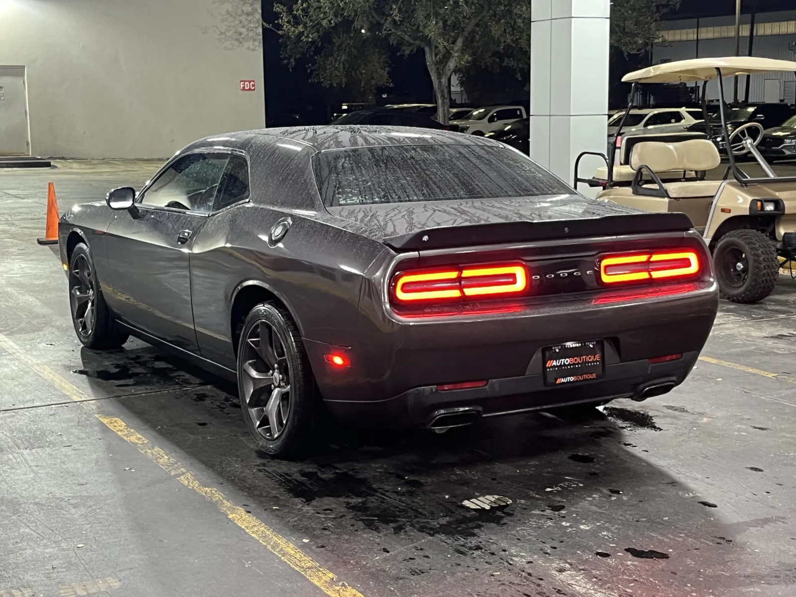 Dodge Challenger photo 10