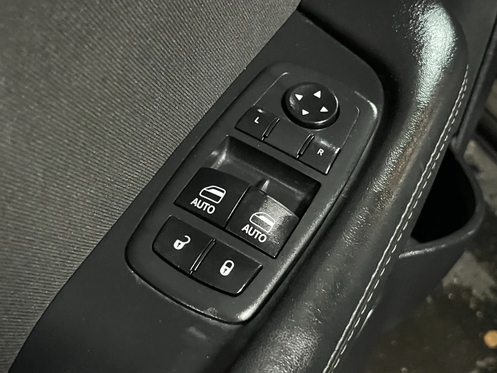 Dodge Challenger photo 23