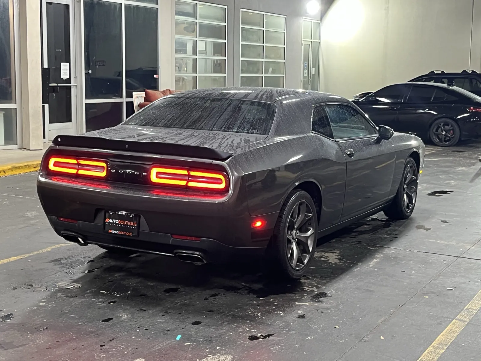 Dodge Challenger photo 11