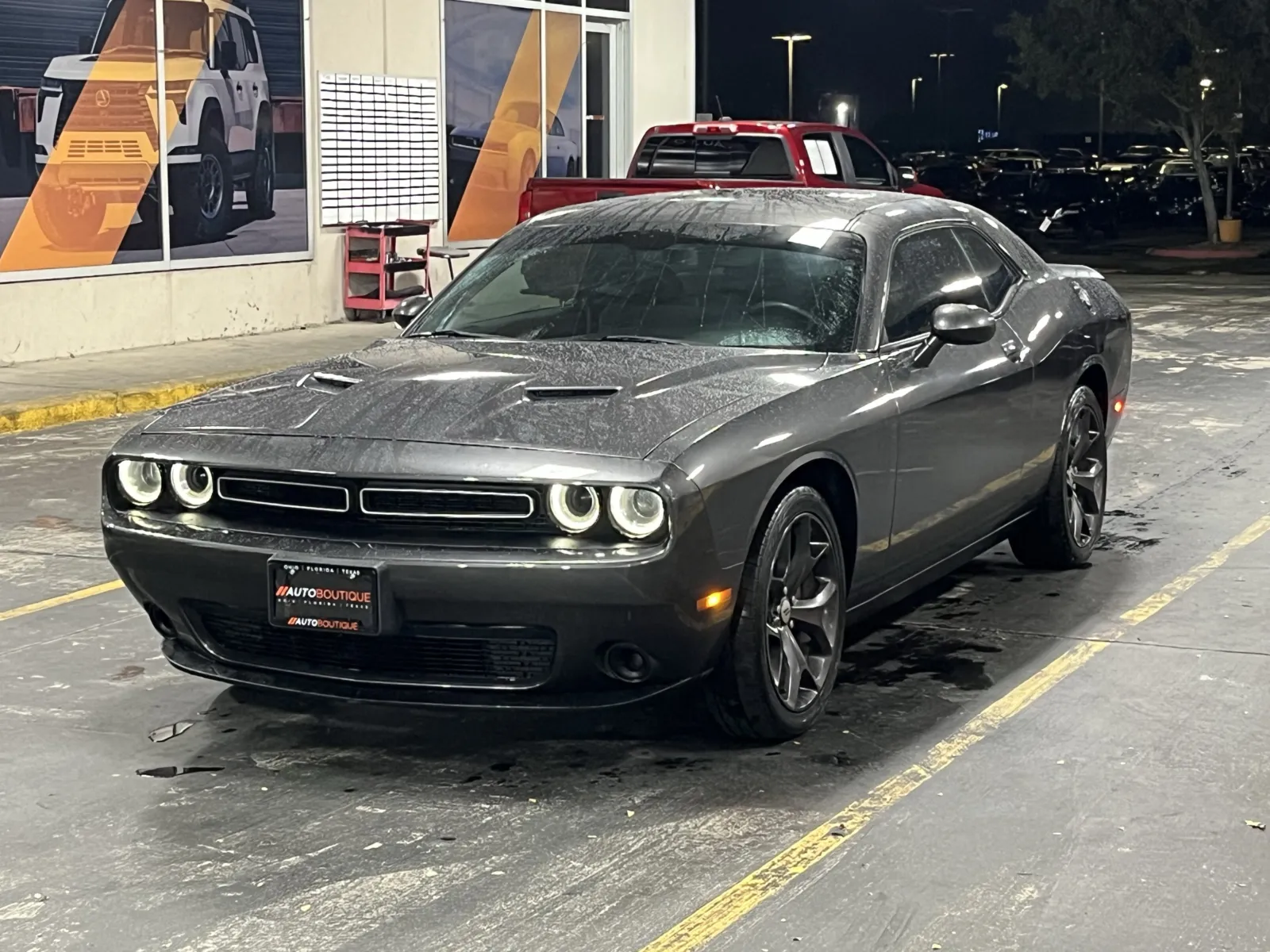 Dodge Challenger photo 3