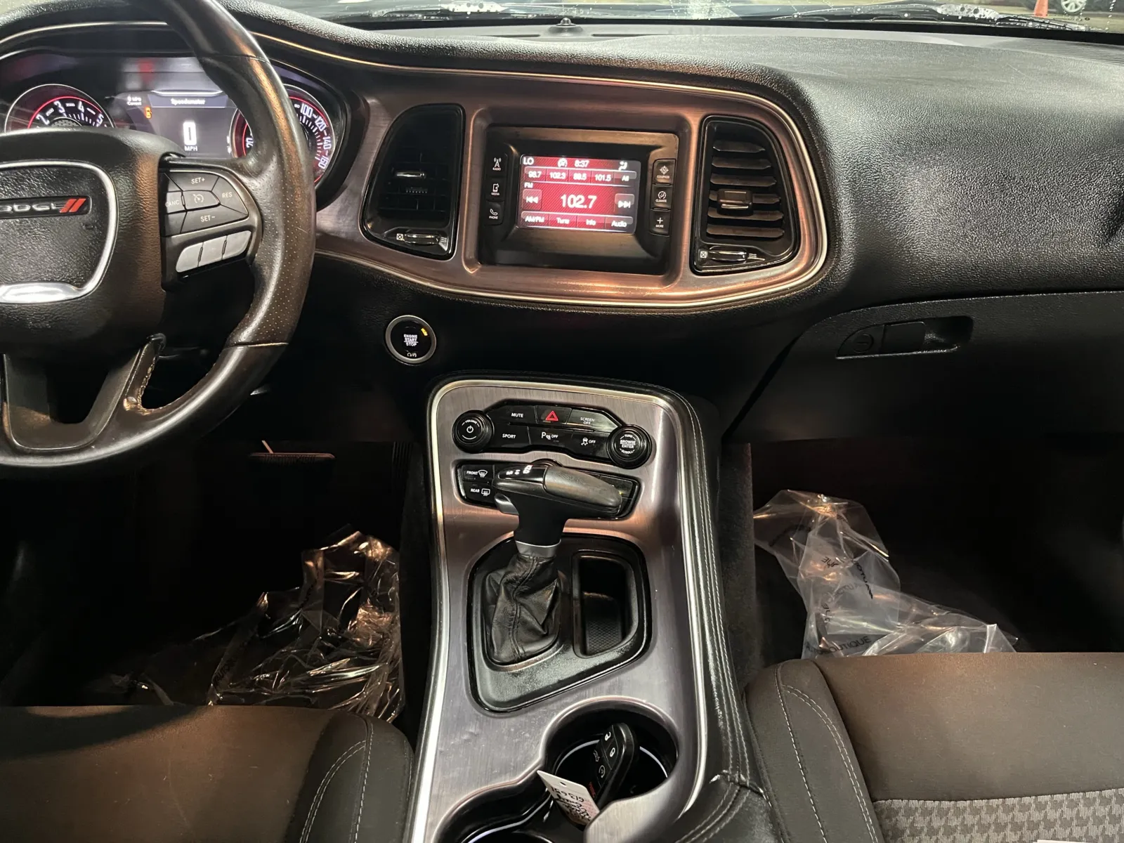 Dodge Challenger photo 22