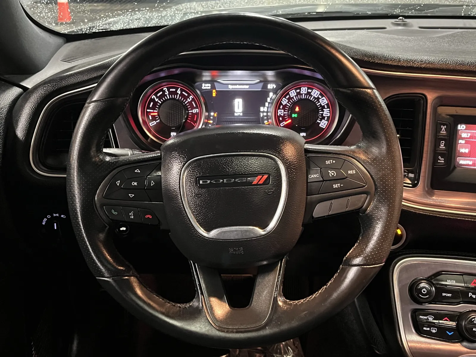 Dodge Challenger photo 16