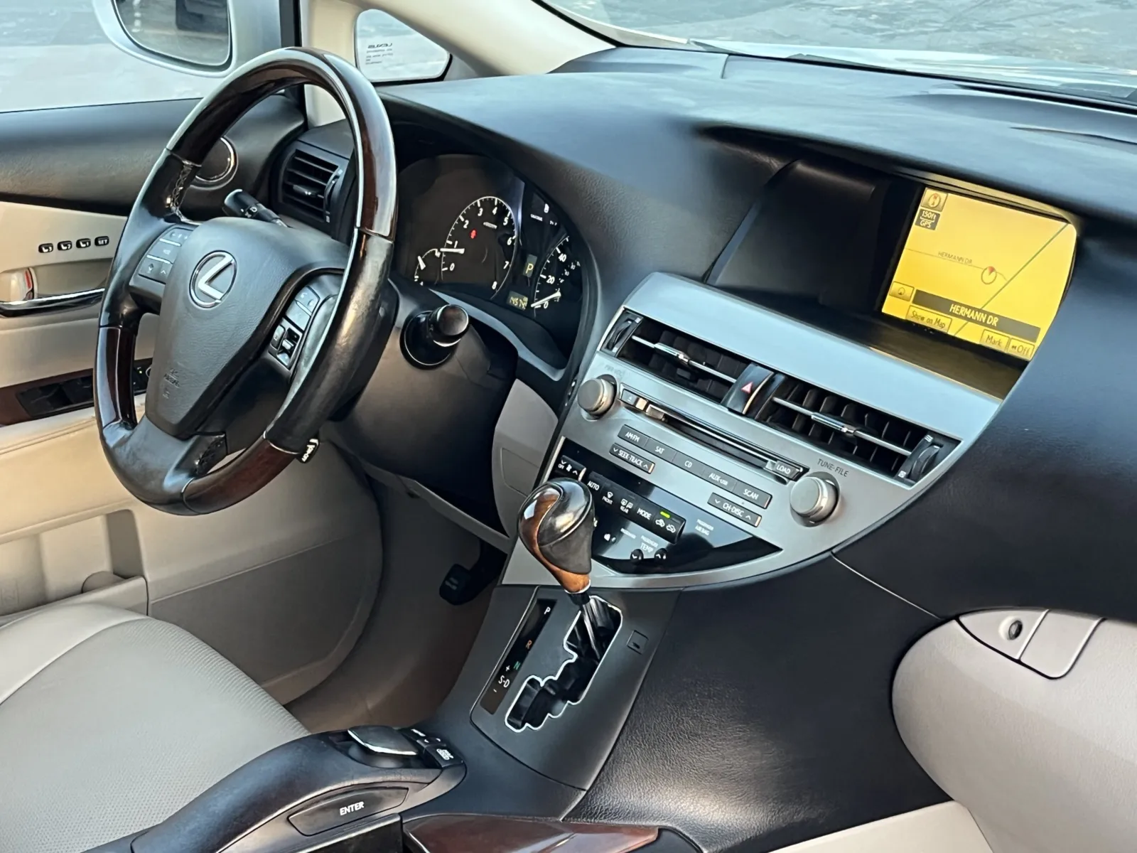 Lexus RX photo 17