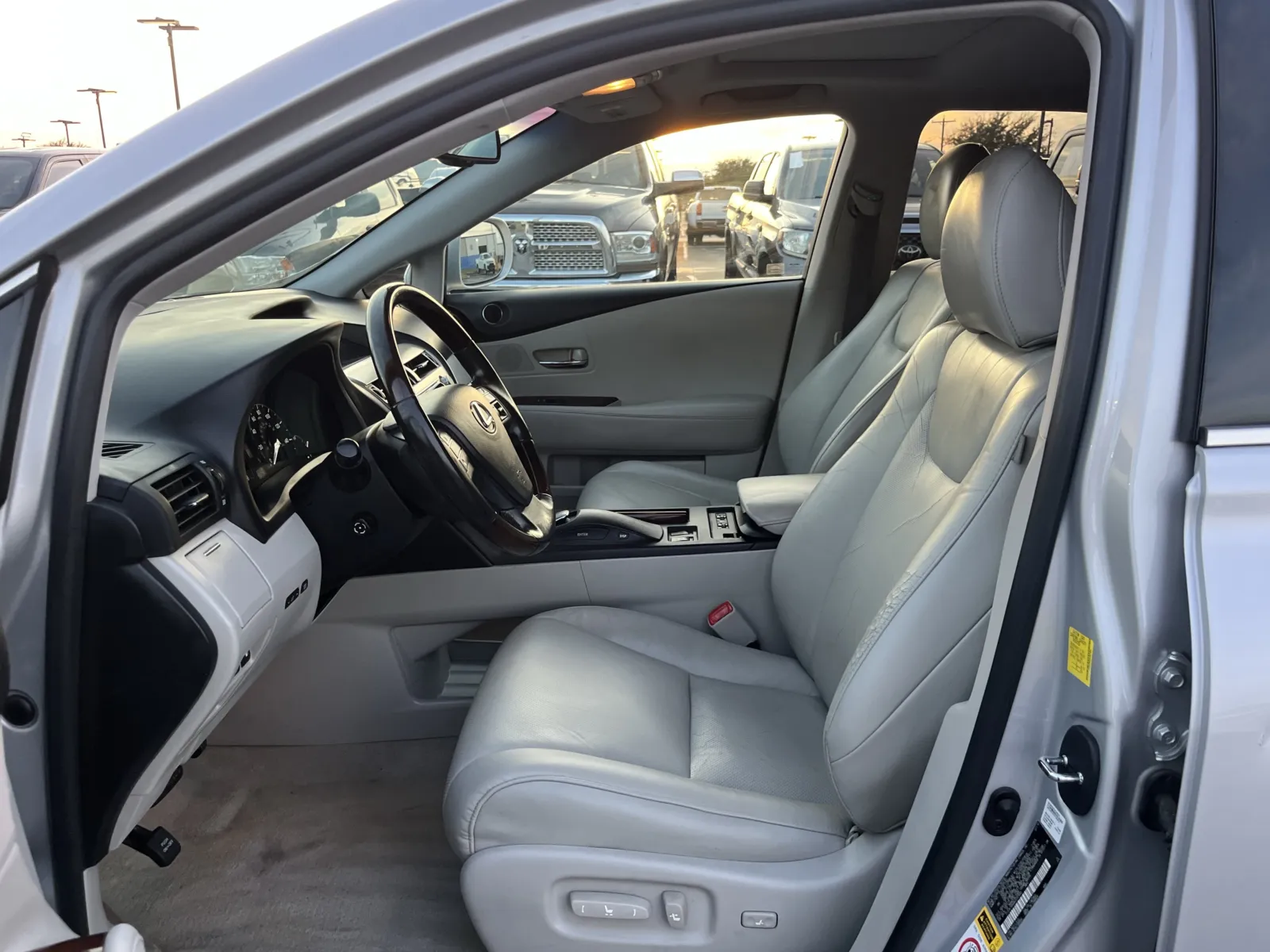 Lexus RX photo 28