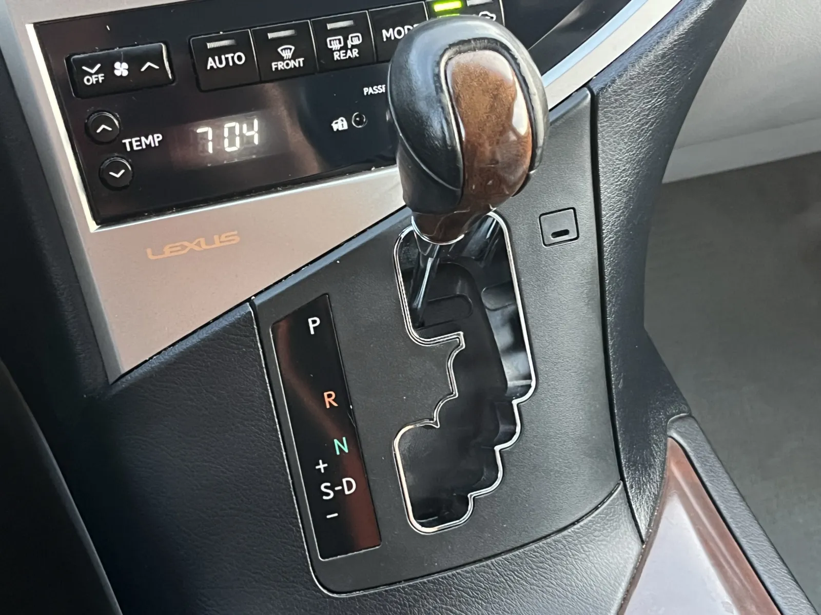 Lexus RX photo 23