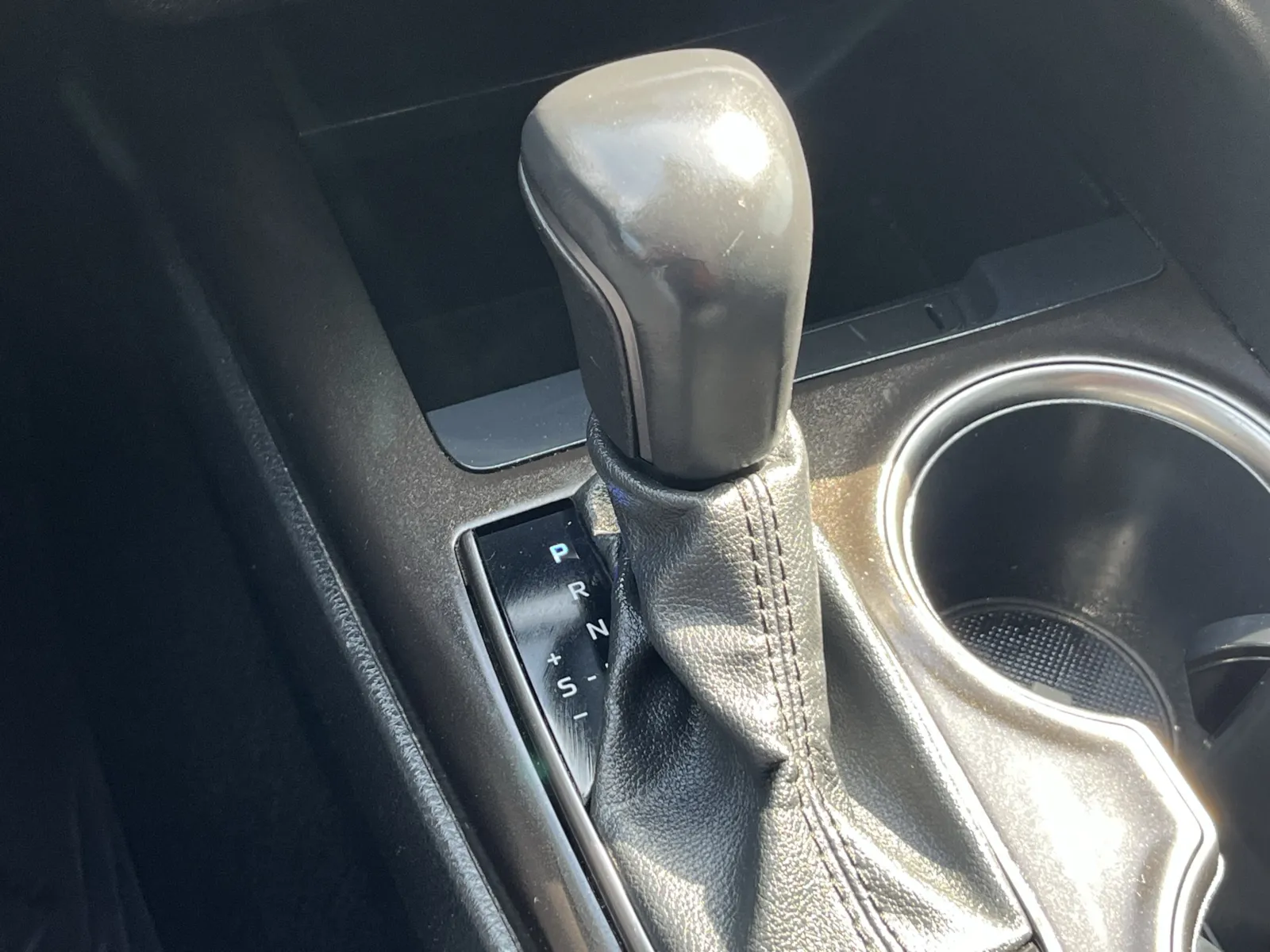 Toyota Camry photo 19