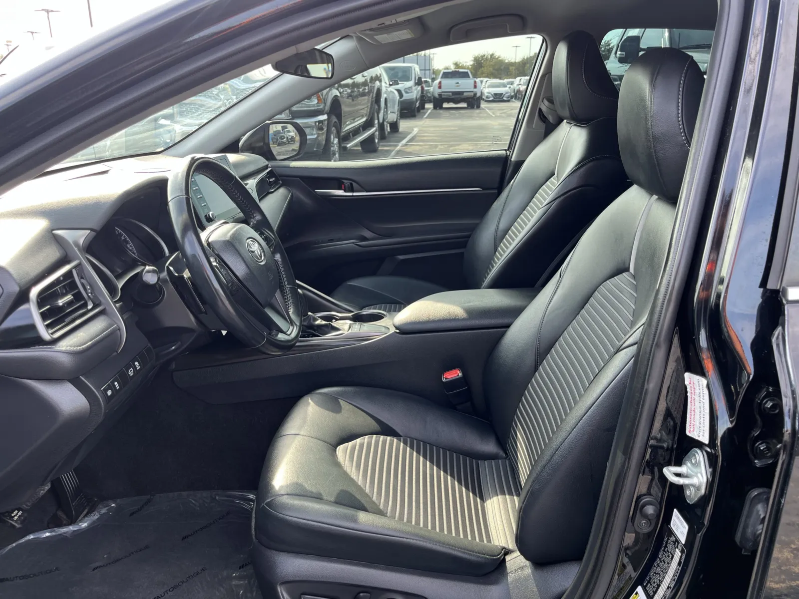 Toyota Camry photo 24