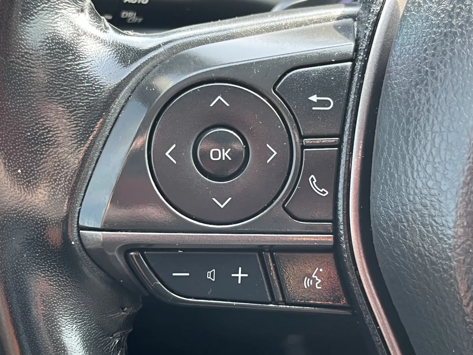 Toyota Camry photo 16