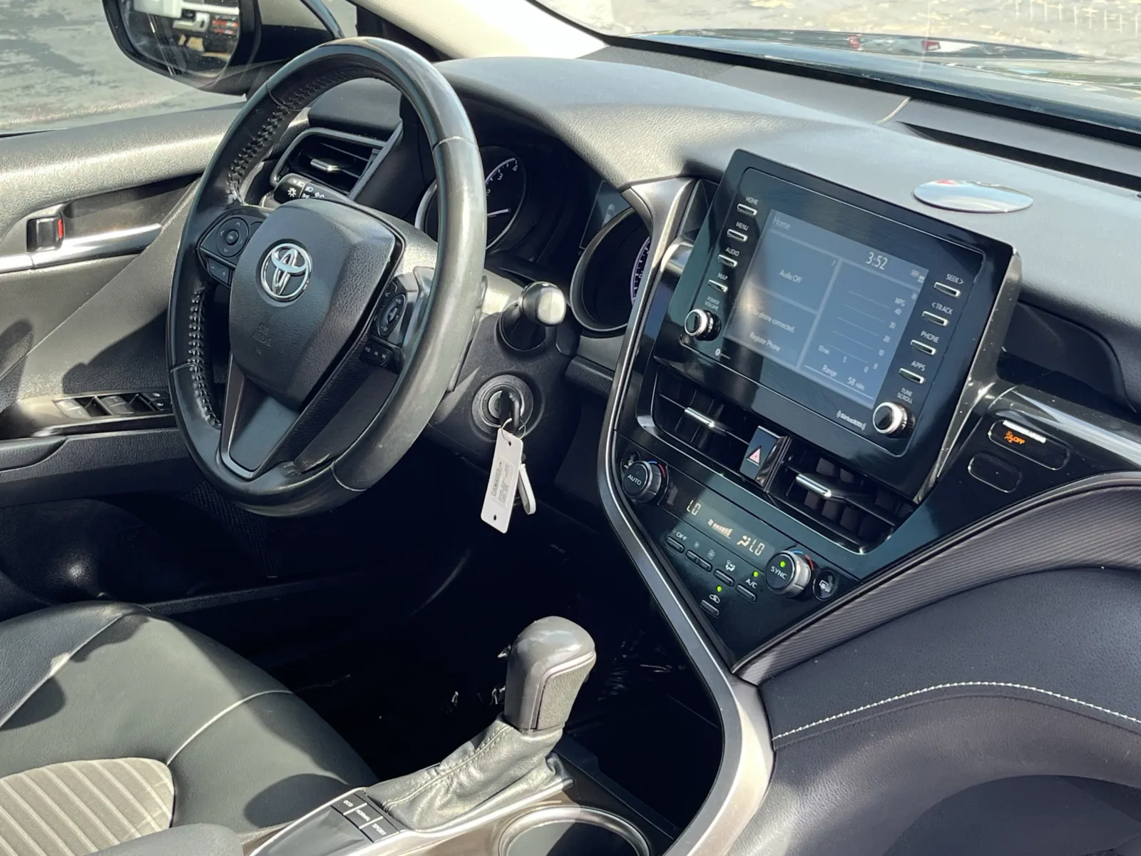 Toyota Camry photo 13