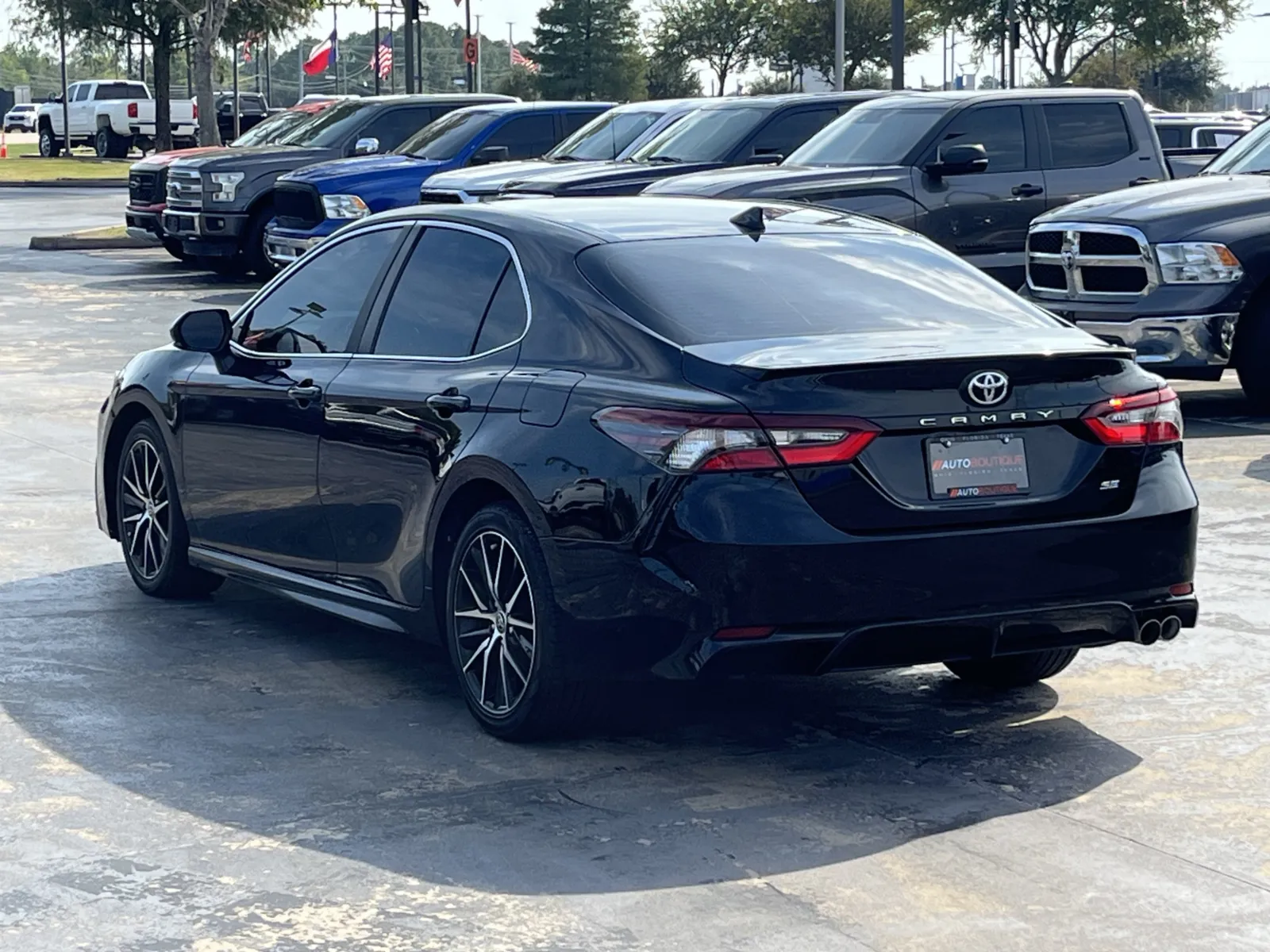 Toyota Camry photo 9