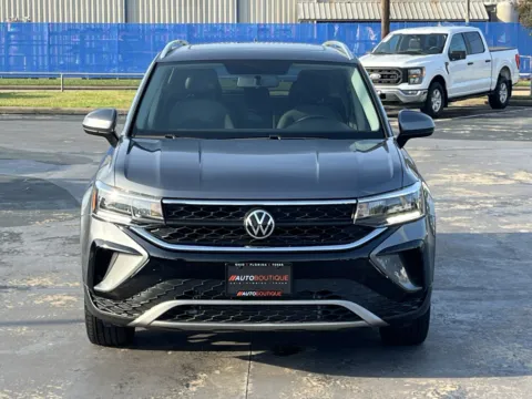 More photos of 2022 Volkswagen Taos SE at Auto Boutique Texas, TX