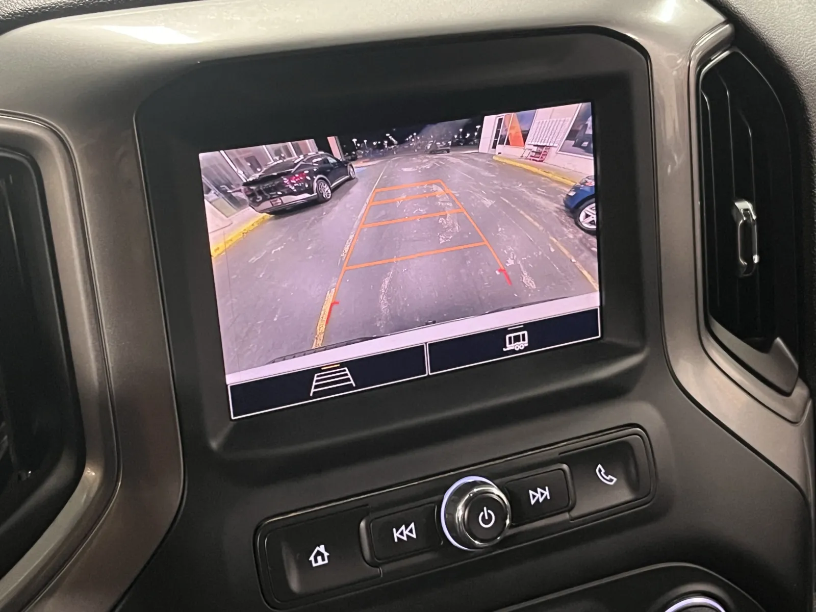 Chevrolet Silverado photo 5