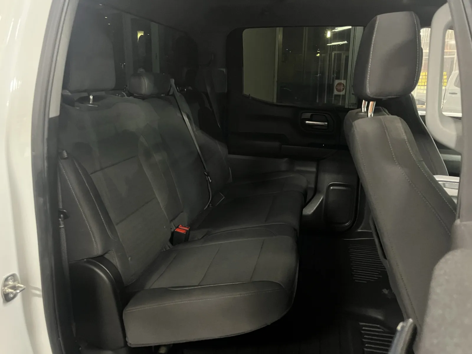 Chevrolet Silverado photo 25
