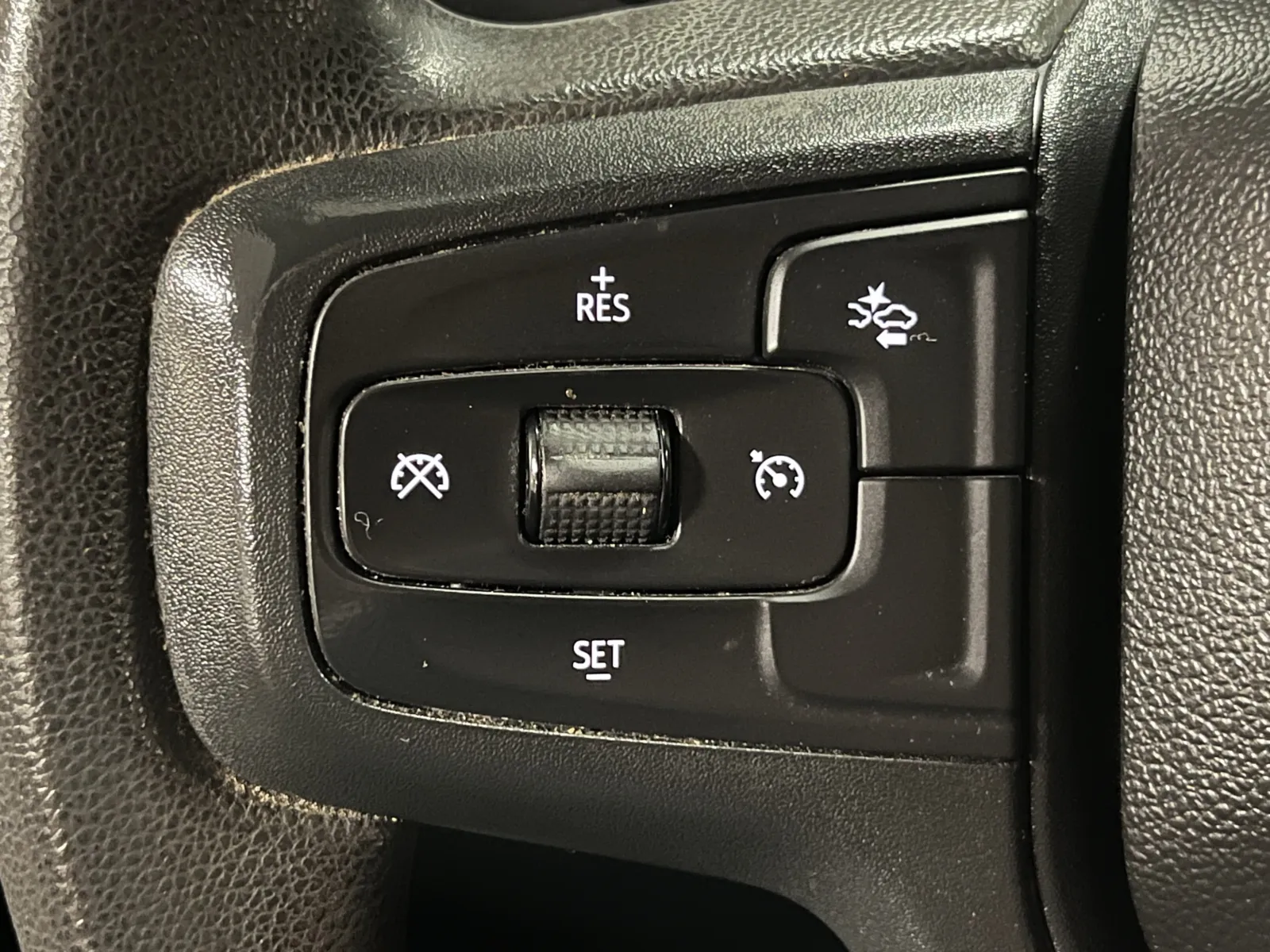 Chevrolet Silverado photo 16