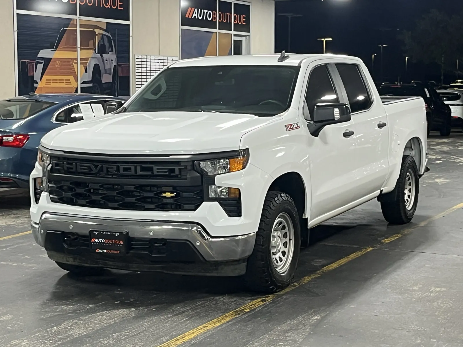 Chevrolet Silverado photo 3