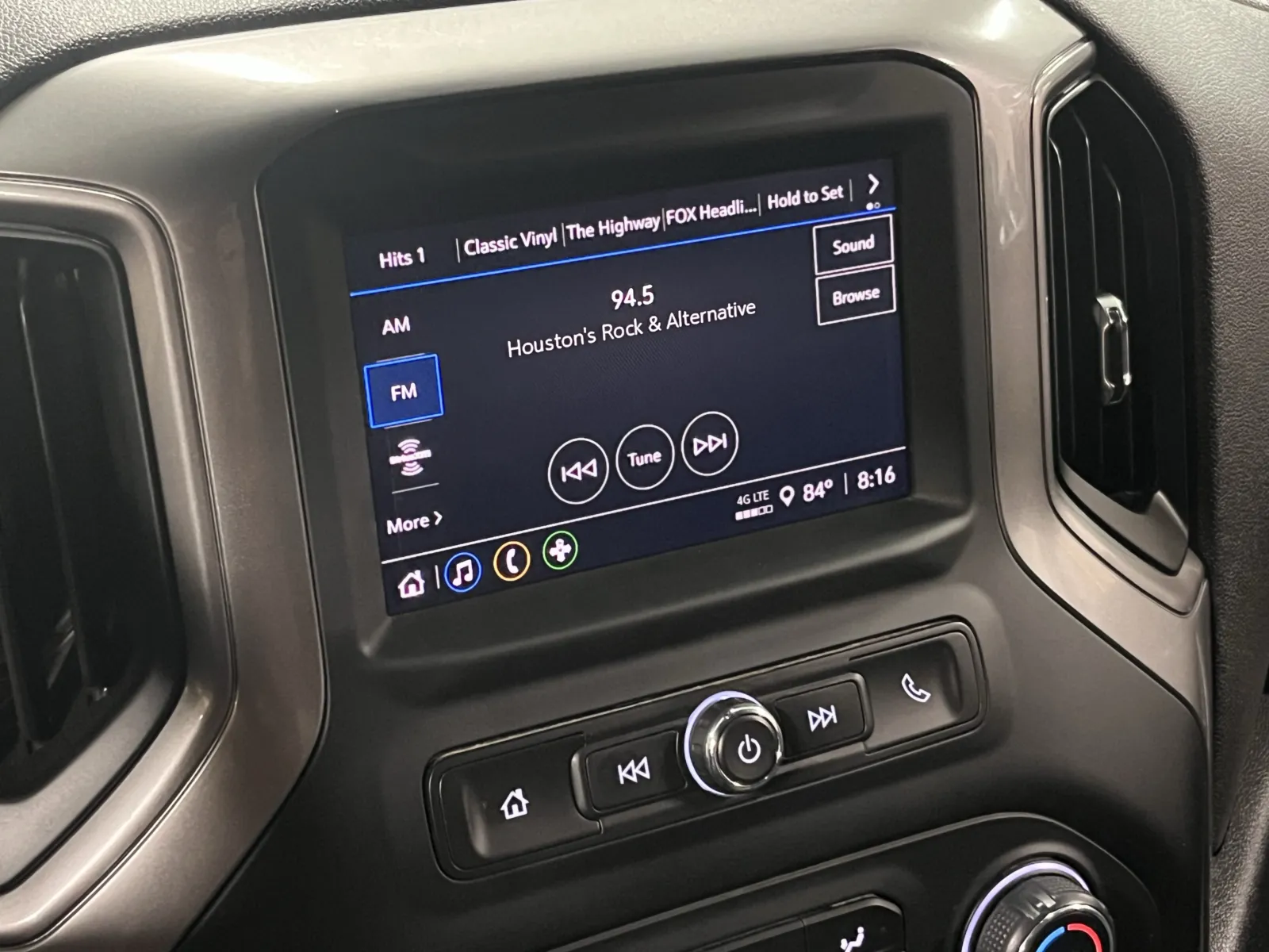 Chevrolet Silverado photo 6