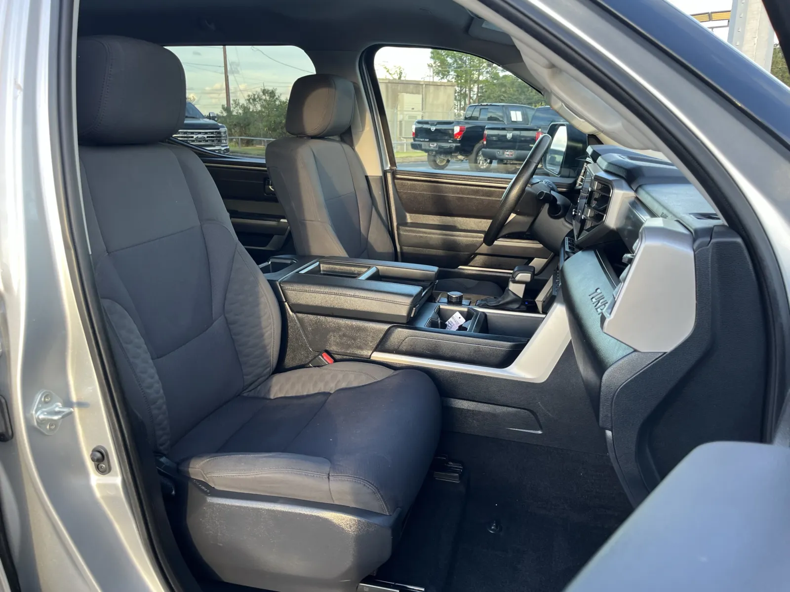 Toyota Tundra photo 24